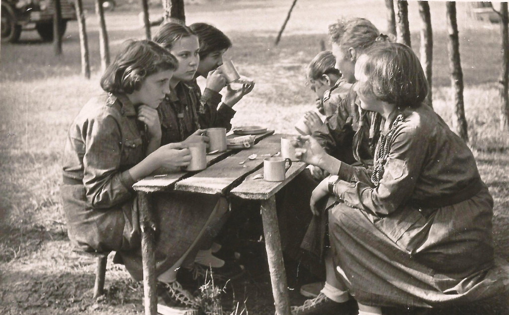 Ewa Reinhard obóz harcerski 19570001